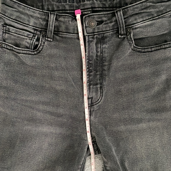 American Eagle Outfitters Women’s Black washed Mom Jeans Size 2 Regular Stretch - Picture 9 of 11